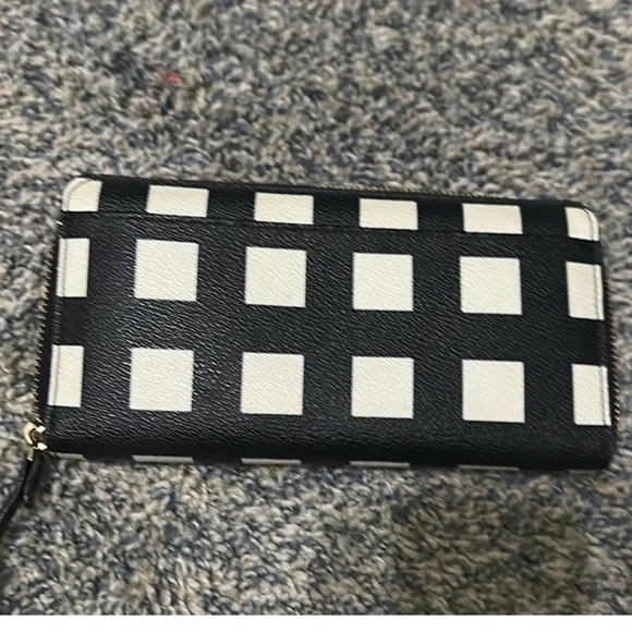 Kate Spade wallet ♠️ - Picture 2 of 4